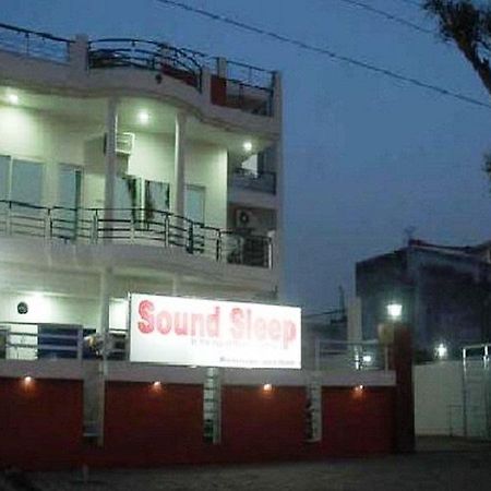 Oyo 22301 Hotel Sound Sleep Risikés Kültér fotó